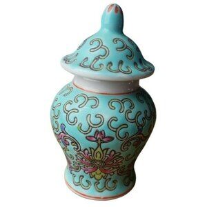 Chinese Porcelain Ginger Jar Blue Green Famille Rose Handpainted Lid Vtg READ